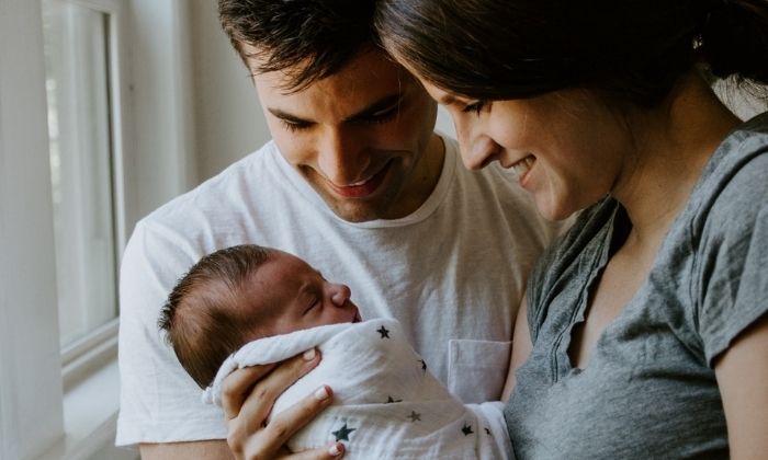 14 Ways Dads Can Be Involved With Their New Baby (Besides Changing Diapers)